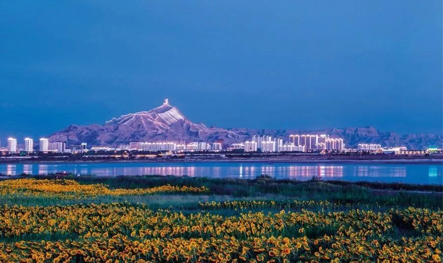 乌海,沙漠绿洲的工业与自然和谐共生